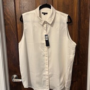 Ndstry Sleeveless Cream Button-Down Blouse NWT